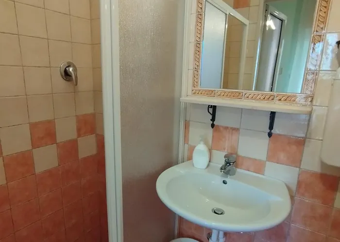 Anita גאטאו א מארה